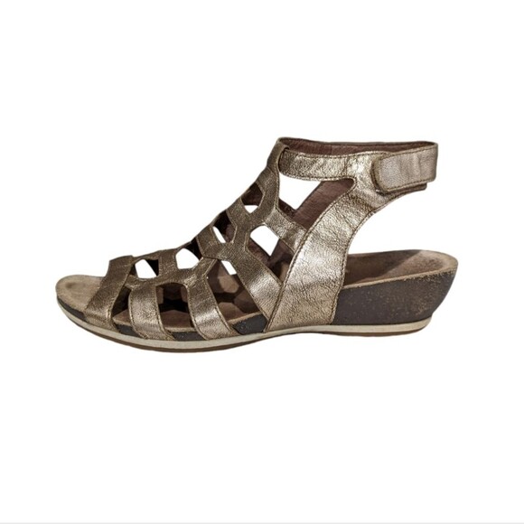 Dansko Valentina gladiator cork sandal pewter gold metallic sandal size 40 9.5 - Picture 1 of 9